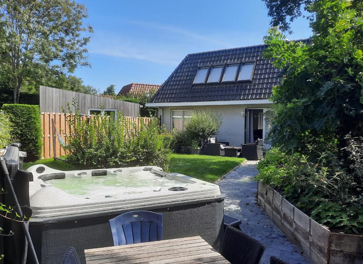 Holiday Home de witte raaf with garden and hottub  noordwijk